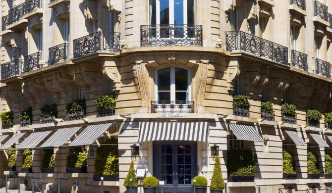 Le Dokhan's Paris Arc de Triomphe, a Tribute Portfolio Hotel