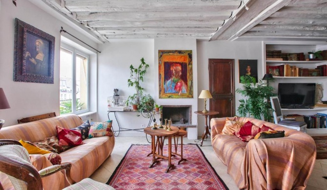Superb apartment for 4 Saint-Paul / Le Marais by weekome