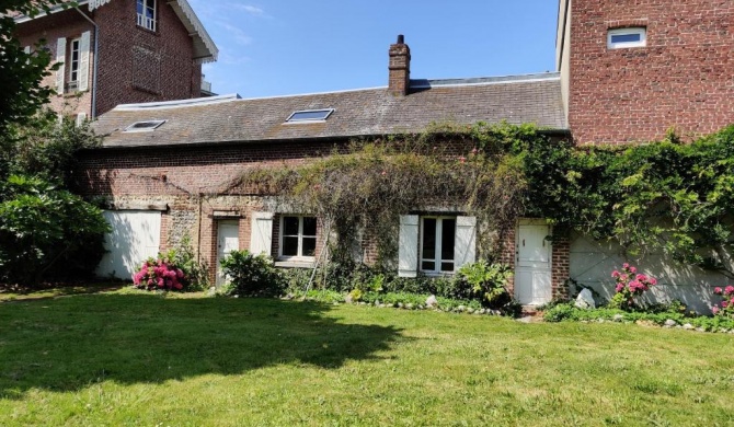 House with garden and private terrasse, 5 minutes from Étretat beach