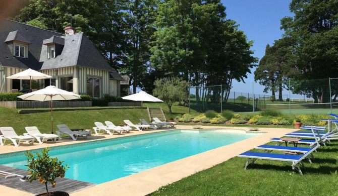 Superbe Villa Individuelle avec Piscine et Tennis privatifs